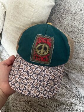 Natural life practice peace hat